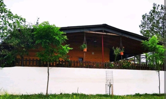 Ioannina Cottage | Cozy Getaway at The Happy Cottage - Pet & Child Friendly