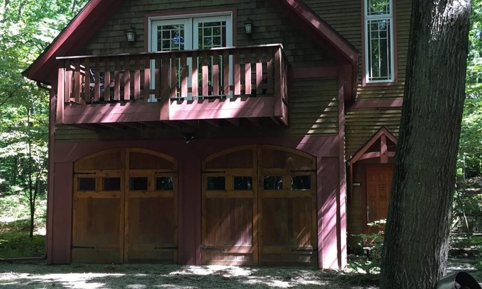Harbert House | Cozy Harbert Beach Cottage: Pet-Friendly Retreat in Nature
