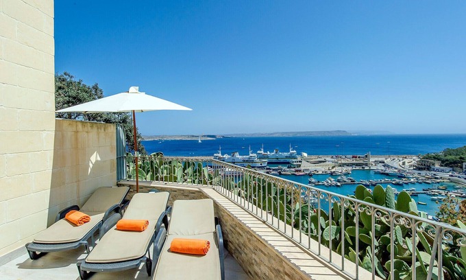 Ghajnsielem Villa | Discover The Harbour Holiday Home: Pet-Friendly Retreat