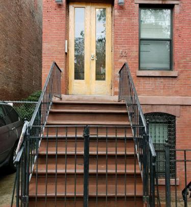 Harlem Apartment | Discover The Harlem Cascades: Pet and Child-Friendly Retreat