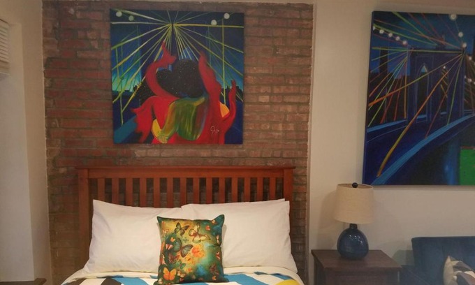 Harlem Apartment | Inviting Getaway in Harlem with Hot Tub & Breakfast