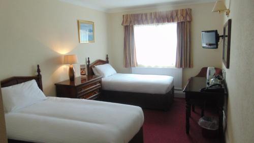 Darlington Cabin | Pet-Friendly Retreat at The Harrowgate Hill Lodge