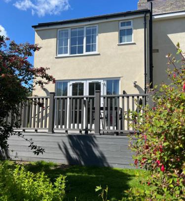 Bridport Apartment | Exceptional Stay at The Haven at Halsons - 4 Star Experience