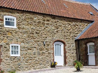 Stainton le Vale House | Discover The Hay Barn: 4-Star Stay with Family & Pet Perks