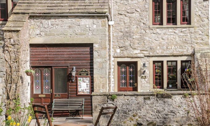 Malham Cottage | Cozy The Hayloft at Tennant Barn in Scenic Malham