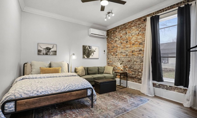 Northside District Apartment | Experience The Headley House #6: Downtown Studio Retreat