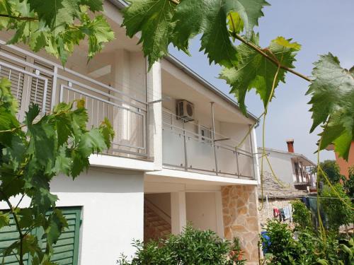 Primosten Apartment | Discover The Heart Of Dalmatia: Family-Friendly Retreat