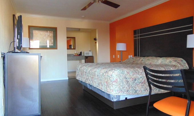 East Oak Hill Hotel | Discover Comfort at The Heart of Texas Motel with Breakfast
