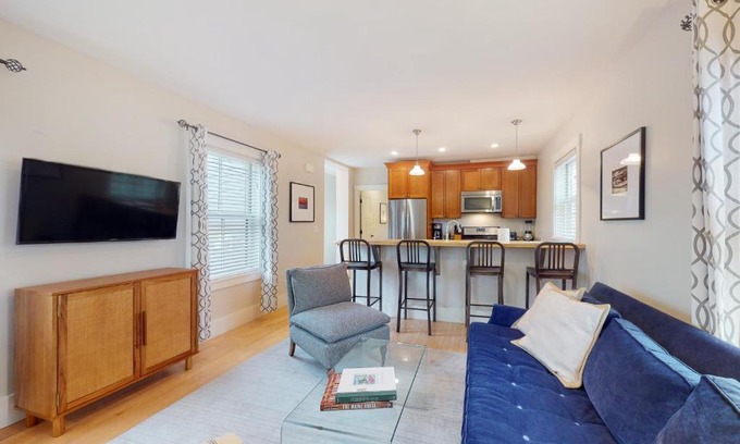 West End Apartment | Explore the Heart of the West End: Family-Friendly Stay