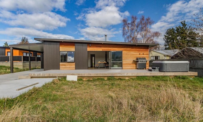 Ohakune House | Discover Heartwood Lodge: 4-Star Family-Friendly Retreat