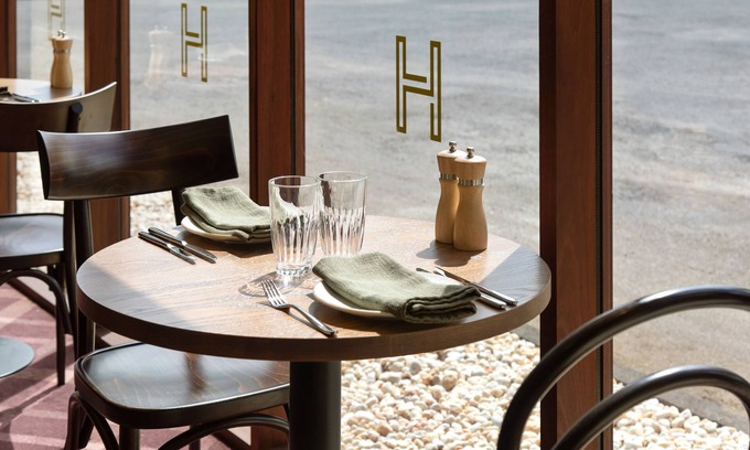 Mount Gambier Hotel | Discover The Henty: Eco-Friendly Stay with Breakfast Included