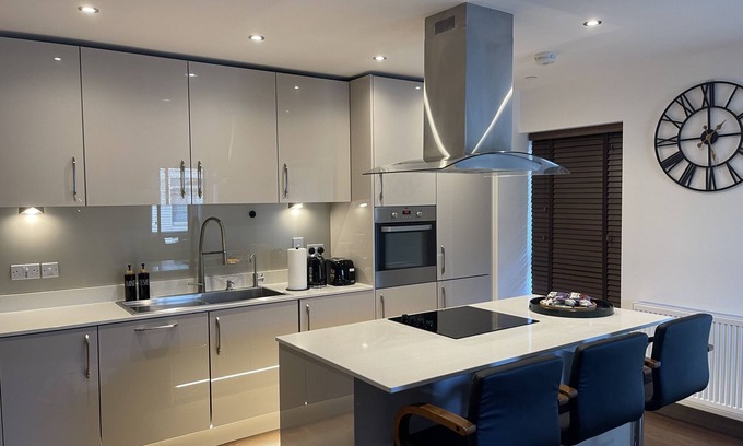 Harlow Apartment | The Hepworths Comfort Delight- Edinburgh Way