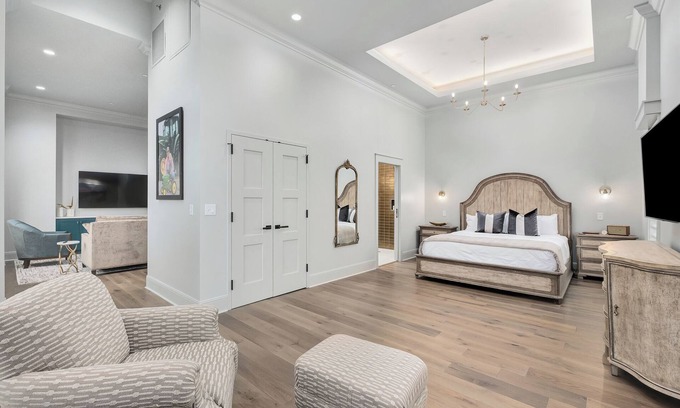 Cullman Hotel | Discover The Heritage Suite: Convenient & Family-Friendly Stay