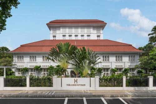 Menteng Hotel | Discover The Hermitage: 5-Star Hotel with Ocean Views