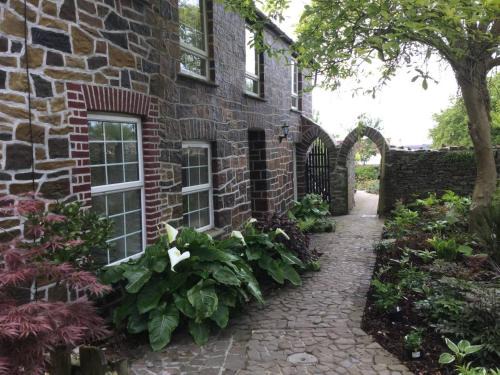 Torrington House | Discover The Hermitage: Pet & Child Friendly Retreat