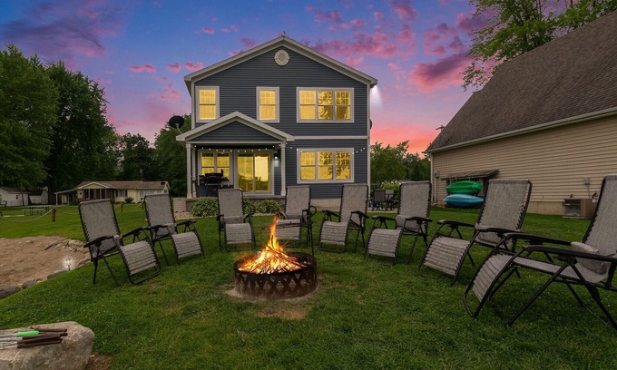 Brimfield House | Experience The Heron House @ Waldron Lake - Guest Rated 9.8