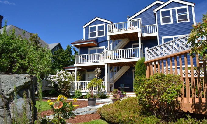 La Conner Bed & Breakfast | Relax at The Heron Inn & Day Spa with Eco-Friendly Amenities