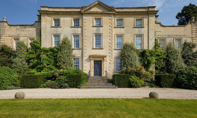 Cheltenham House | Discover The Hewletts: A Beautifully Restored Georgian Manor