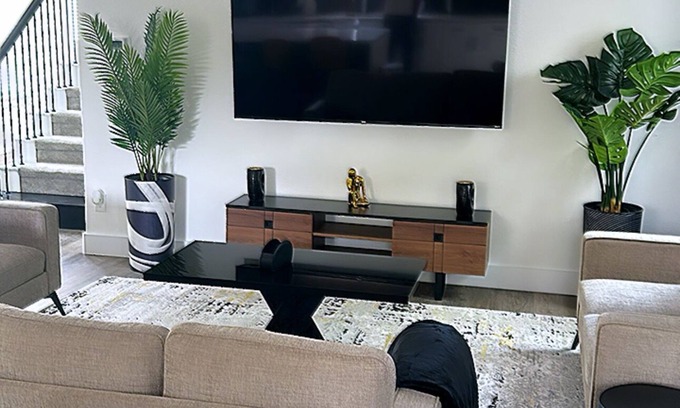 West Dallas House | Explore the Hidden Delights of Dallas with Pet-Friendly Stays