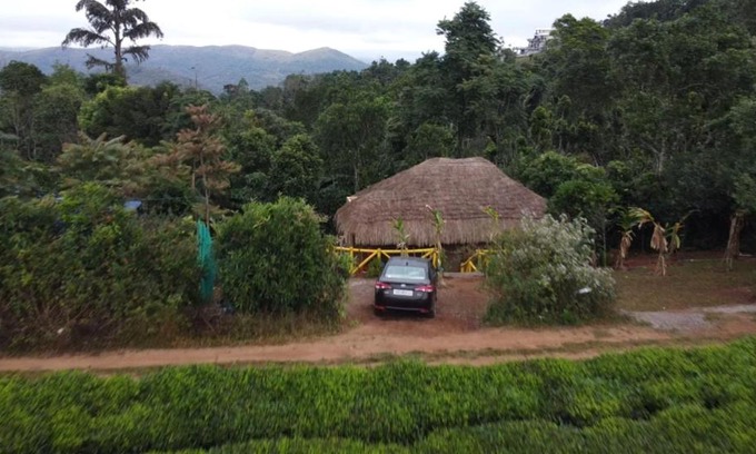 Elappara Villa | Cozy Retreat at The Hidden Peaks - Mud House Cottage