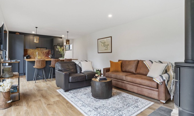 Lunawanna House | Discover The Hide On Cloudy: Ocean View Retreat on Bruny
