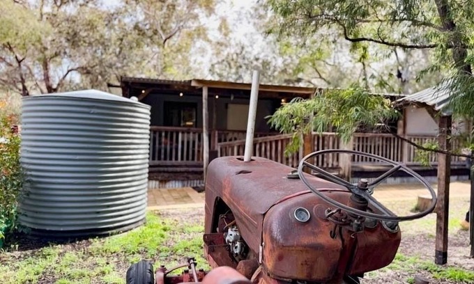 Bouvard Cabin | Dog-Friendly Retreat Steps from Pristine Beach - Rated 9.6/10