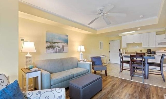 North Litchfield Beach Condo | Escape to The Hideaway at Pawleys: Pet-Friendly & Oceanview