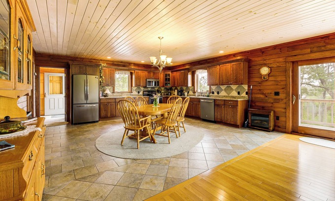 Jonesport Cottage | The Hideaway in Downeast Maine: Walk to Ocean