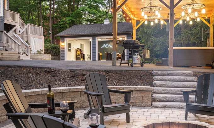 Mount Jackson Cabin | Ideal Hideaway with Game Room & Hot Tub near Bryce Resort