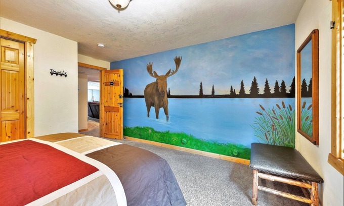 Island Park Cabin | Discover The Hideaway Lodge: Family-Friendly Retreat Awaits