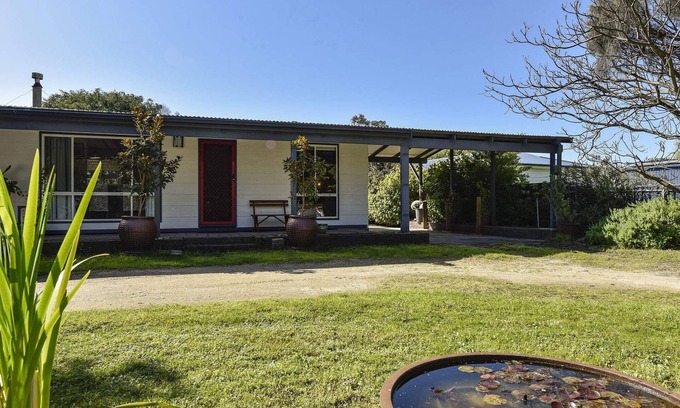 Waterhouse House | Discover The Hideaway Long Beach - Family-Friendly Comfort