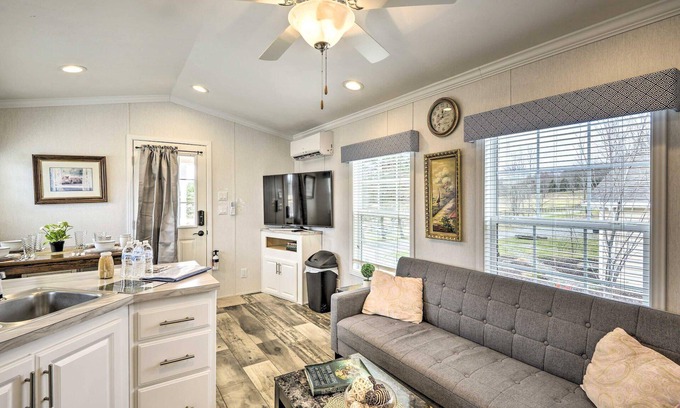 Pleasant Mount Cottage | Cozy Cottage Retreat Near Elk Ski with Free WiFi & Pool