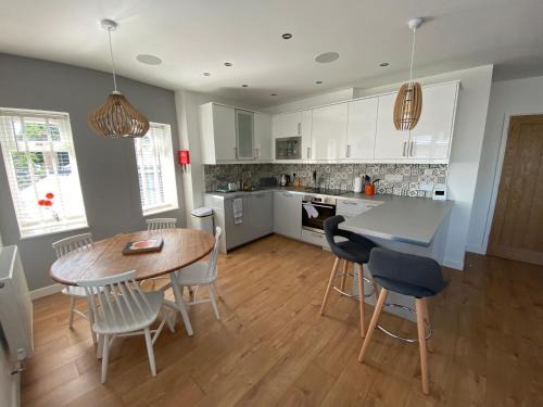 Anderby Creek Apartment | Experience The Hideout: 4-Star Oceanfront Retreat