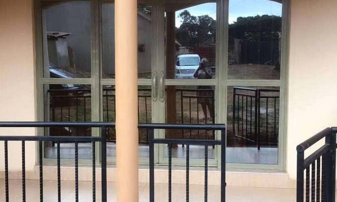 Kampala House | Cozy Hideout Home in Kampala with Breakfast & Kitchen Access