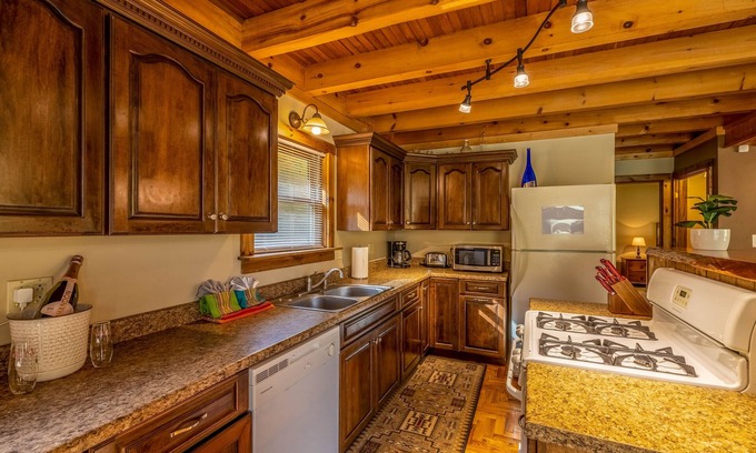 Snowshoe House | Escape to The Hideout Near Snowshoe Resort - Rated 9.4/10