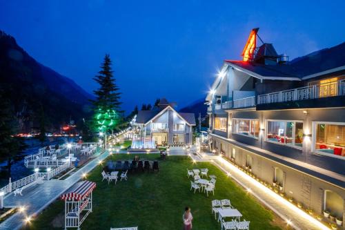 Manali Resort | Elevated Stays at The Highland Park with Oceanfront Views