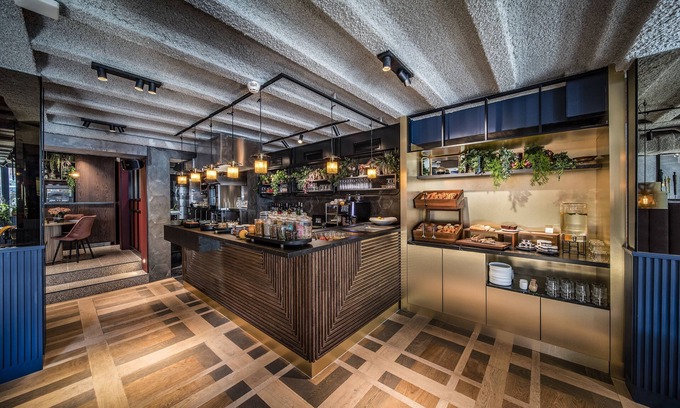 Burgwallen Nieuwe Zijde Hotel | Discover The Highlander: Top-Rated Spa and Family Amenities