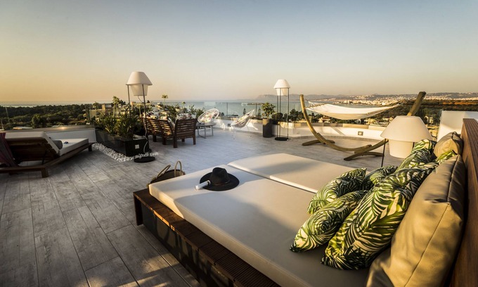 Daratsos Villa | Experience The Hill House: Seaview Villa with Pool & Spa
