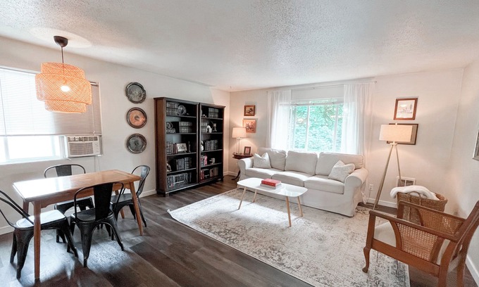 Moscow House | The Hilltop Hideaway, Close to Downtown