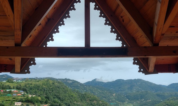 Kasiyalekh Cottage | Inviting Himalayan Cherry: Scenic Mountain Retreat Awaits