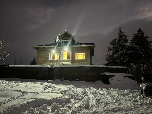Srinagar House | The Himalayan Nest