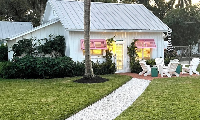 West Naples Cottage | Experience Coquina Cottages: Steps from Beach & Dining
