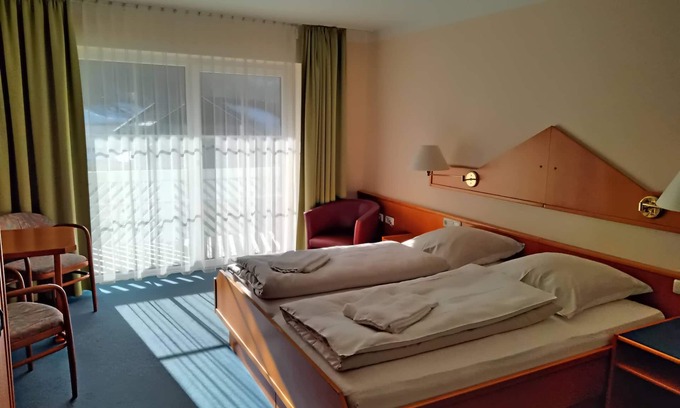 Hohenaschau im Chiemgau Apartment | Discover the Historic Haus zur Burg: Family-Friendly Stay