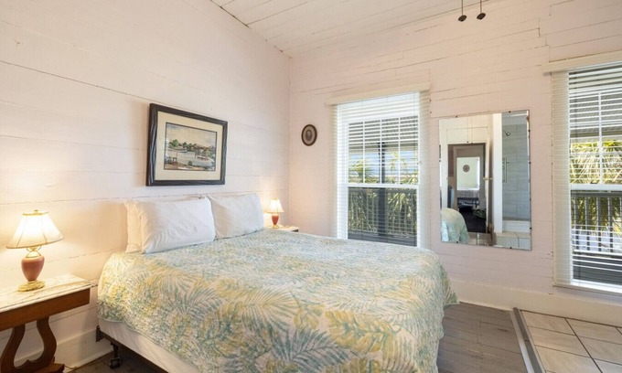 Cedar Key Hotel | The Historic Island Hotel of Cedar Key