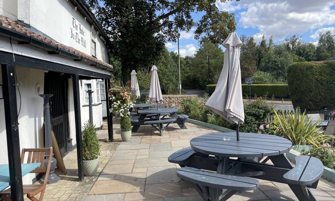 Little Wilbraham Hotel | Discover The Hole In The Wall: Family-Friendly Retreat