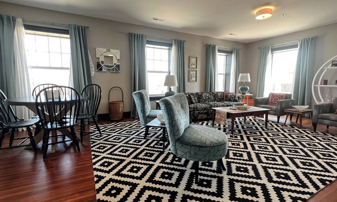 Hartington Hotel | Experience The Hollywood Suite at Hotel Hartington Downtown