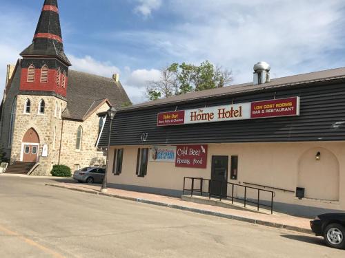 Boissevain Hotel | Pet-Friendly Getaway at The Home Hotel with Breakfast Included