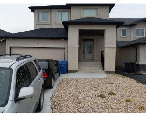 Winnipeg House | Cozy Home Sweet Home: Family-Friendly with Breakfast & Kitchen