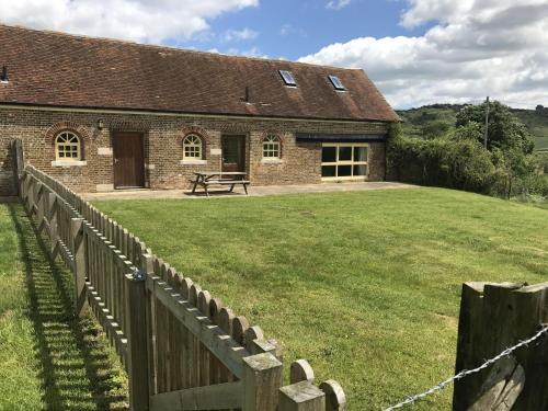 Ivinghoe House | Cozy Comforts Await at The Homestead Hotel