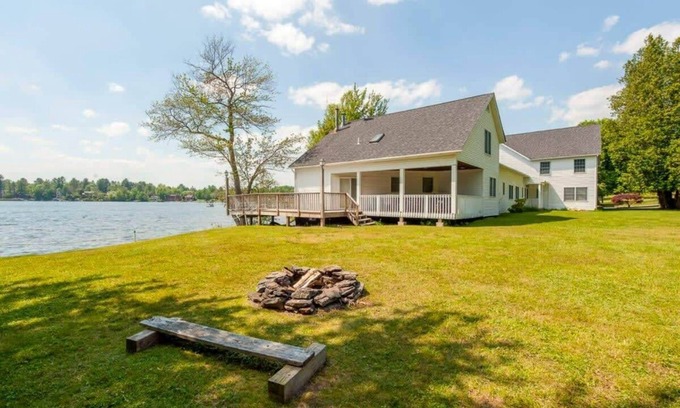 Kauneonga Lake House | Discover The Homestead: Lakefront Retreat with Kayaking Fun